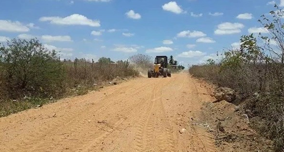 Prefeitura de João Câmara recupera estradas da comunidade de Pedra D’água
